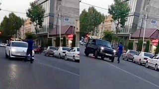 Yolun ortasında təhlükəli anlar: Piyada avtomobillərin önünü kəsib…   - VİDEO