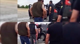 Goranboyda qəza:  Yüksək sürətlə hərəkət edən avtomobil betona çırpıldı  - VİDEO