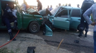 Şabranda iki maşın toqquşub, bir ailənin 4 üzvü xəsarət alıb 