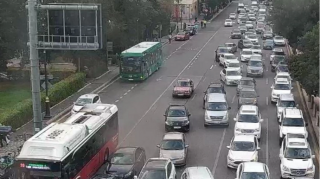 На каких улицах Баку 15 сентября наблюдаются транспортные заторы?   