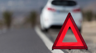 Oğuzda yük və minik avtomobilləri toqquşub, xəsarət alanlar var 