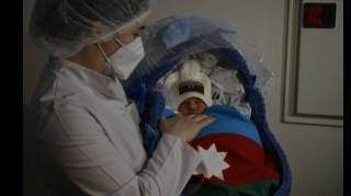 Şəhid Şahin Allahyarovun  adını yaşadacaq yeni doğulmuş körpəsi xəstəxanadan evə buraxılıb  - FOTO