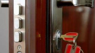 Bakıda bağlı qapı arxasında qalan azyaşlı xilas edilib