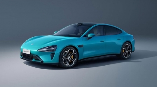 Lüks elektromobil yandı: qapılar açılmadığı üçün sürücü ÖLDÜ   - VİDEO