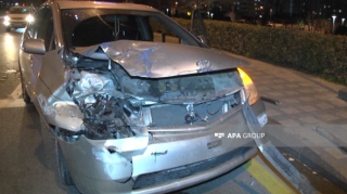 Bakıda “Toyota” və “Mitsubishi” toqquşdu  - FOTO