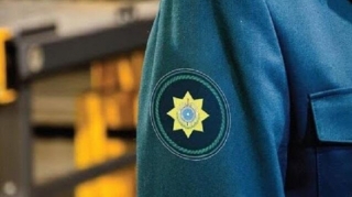 Gömrük Komitəsinin iki əməkdaşı həbs edildi 