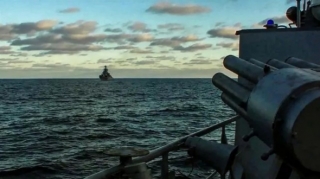 Rusiya hərbi gəmiləri Odessa sahillərini atəşə tutdu 