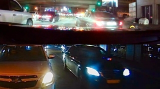 Sağdan yol kəsən sürücü qəza şəraiti yaratdı - 10-TT-331   - VİDEO