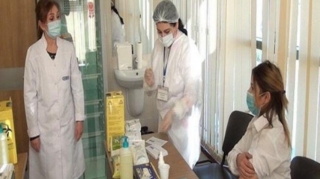 Bakıda tibb bacısı bu cür rüşvət alır - SƏS YAZISI 