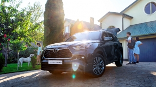 Toyota Highlander - səyahətdən və istirahətdən zövq almaq üçün mükəmmək avtomobil - FOTO