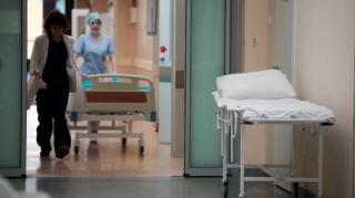 Bakıda avtomobillə vurulan yeniyetmə ağır xəsarət alıb 