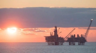 Xəzərdə neftçi itkin düşüb