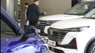 Çin avtomobil bazarında liderlik edir