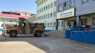 Məktəbli liseyə hücum etdi - Şagirdləri girov götürdü  - FOTO - VİDEO - YENİLƏNİB