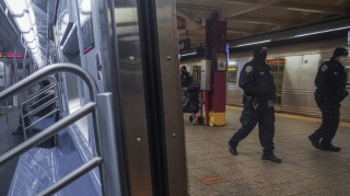 Nyu-York polisi metroda silahlı hücum törədən şəxsi həbs edib