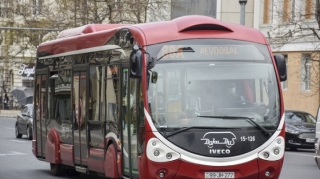 Bakıda 153 avtobusun hərəkət intervalında gecikmələr var