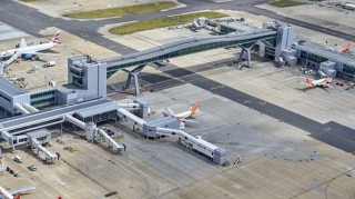 Londonun ikinci ən böyük hava limanı yüzlərlə reysi ləğv edəcək 