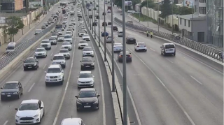 Bakının bir sıra yollarında nəqliyyatın sıxlığı müşahidə olunur - SİYAHI 