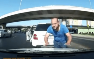 Paytaxtda "qoçuluq" edən sürücü cəzalandırıldı - VIDEO