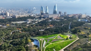 “Şəhərsalma və Memarlıq İli” Bakının nəqliyyat problemini həll edəcəkmi? 