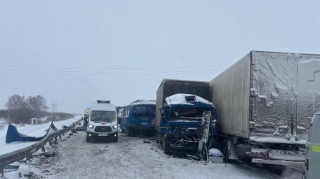 Üç nəqliyyat vasitəsi toqquşdu - 6 nəfər öldü - FOTOLAR 