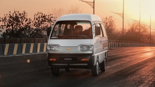 Özbəkistanda nağd avtomobil satışı qadağan edilir 