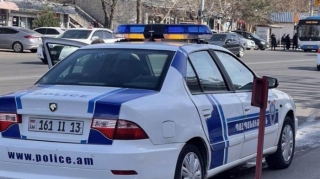Ermənistan polisi İran maşınlarına keçir