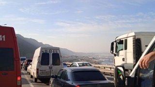 Bakı Dairəvi Yolunda qəza baş verib, tıxac yaranıb  - VİDEO - YENİLƏNİB