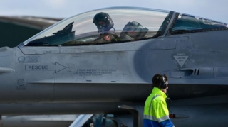 "F-16"lar üçün ilk uçuş simulyatoru alınıb 