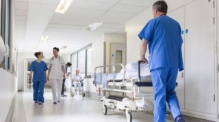 Nərimanovda 65 yaşlı kişini maşın vurdu, vəziyyəti ağırdır