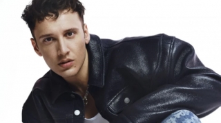 Məşhur müğənni SAXLANILDI 