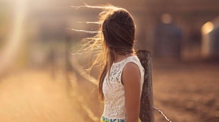 Az yaşlı qız babasının evindən yoxa çıxdı 