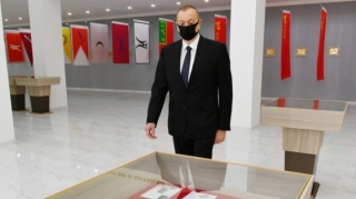 Dövlət başçısı Tərtərdə Dövlət Rəmzləri Muzeyinin açılışında iştirak edib