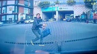 Около станции метро "Нефтчиляр" водитель чуть не сбил пешехода— ВИДЕО 