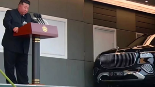 Kim Çen In rus "Aurus"unu yeni "Mercedes Maybach"a dəyişdi 