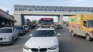 Dayanacaqdan kənarda avtobus saxlayan sürücülər CƏRİMƏLƏNDİ   - VİDEO