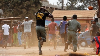 Toya silahlı basqın;  21 ölü, 28 yaralı - FOTO + (21) 