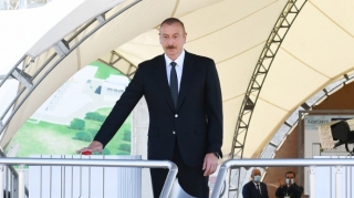 Президент Ильхам Алиев ознакомился со строительством электроподстанции "Гобу" - ФОТО