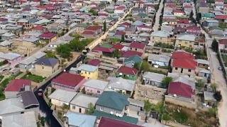 Дома могут обрушиться в любой момент - Опасная ситуация в Баку - ВИДЕО 