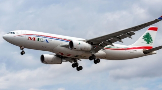 В самолет во время посадки в аэропорту Бейрута попала пуля - ФОТО