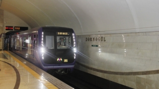 Bakı metrosunda qatarda nasazlıq yaranıb 