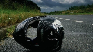 В Баку мотоциклист получил тяжелые травмы при столкновении с автомобилем 