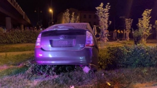 Bakıda sərxoş sürücü avtomobili səkiyə çırparaq xəsarət alıb - FOTO - VİDEO 