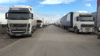 Rusiyadan KƏSKİN QƏRAR  - Azərbaycana keçən TIR-ların yolu dəyişdirildi