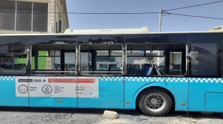 "Zil” 160 nömrəli marşrut avtobusunu vurub  - FOTO