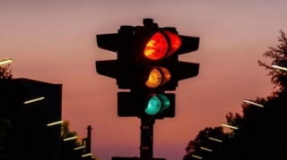 Abşeronda avtomobil 20 yaşlı gənci vurub