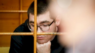 Allayarov polis əmisinə rüşvət verərək MƏXFİ MƏLUMATLAR ALIB 