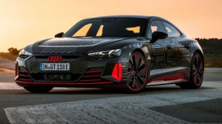 "Audi" RS ailəsinin ilk elektrokarı haqqında məlumat verib
