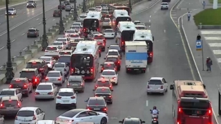 Paytaxt yollarında 77 avtobus TIXACDA  qalıb