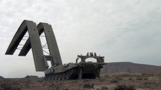 Mühəndis-istehkam bölmələri döyüş hazırlığı üzrə məşğələlər keçirir  - VİDEO